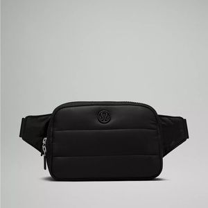 NWT Lululemon Everywhere Belt Bag Large 2L
Wunder Puff